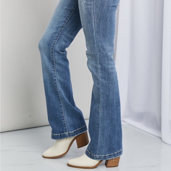 Judy Blue Distressed Pocket Jeans - Picture 3 of 6